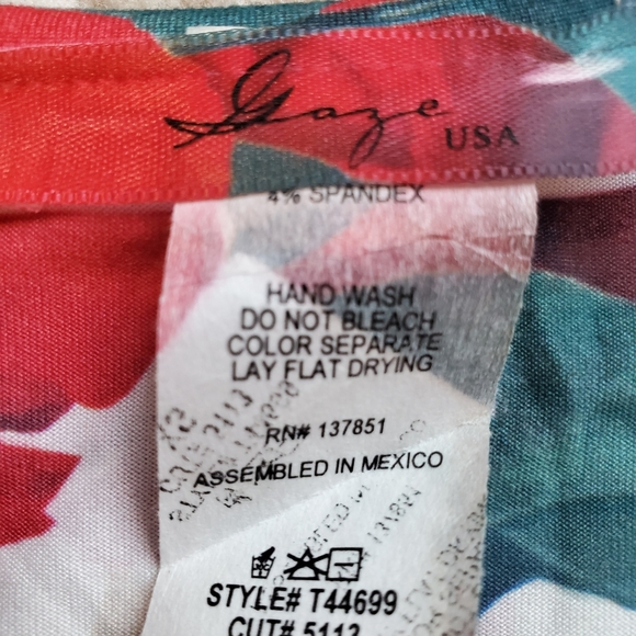 Gaze Vibrant Floral Cold Shoulder Top - Picture 4 of 7